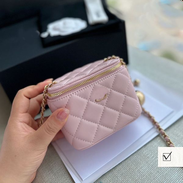 Mini Vaidade Pink Caso Vanidade Mulheres Bolsa de Designer Real Crada de Crush Pearl Ball Hardware Metal Metal Pocket Pocket Lady Lovely Makeup Cosmetic Case Burse 10x9cm