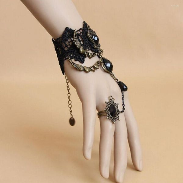 Charme Armbänder Trendy Schwarz Spitze Armband Finger Ring Hand Kette Elegante Frauen Metall Kristall Steampunk Dame Vintage Schmuck Geschenk