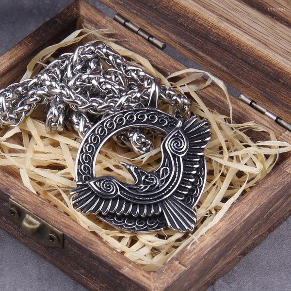 Colares de pingentes nunca desaparecem viking triplo chifre de Odin Raven Huginn e Muninn Amulet Stainless Steel Rune Colar com caixa de madeira