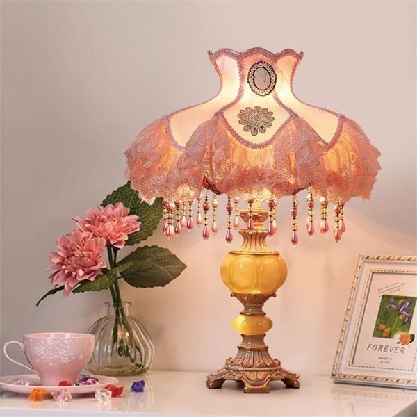 Tischlampen im europäischen Stil, Retro-Spitze, Schlafzimmer, Nachttisch, Wohnzimmer, Esszimmer, romantische Heimdekoration, dekorative Lichter