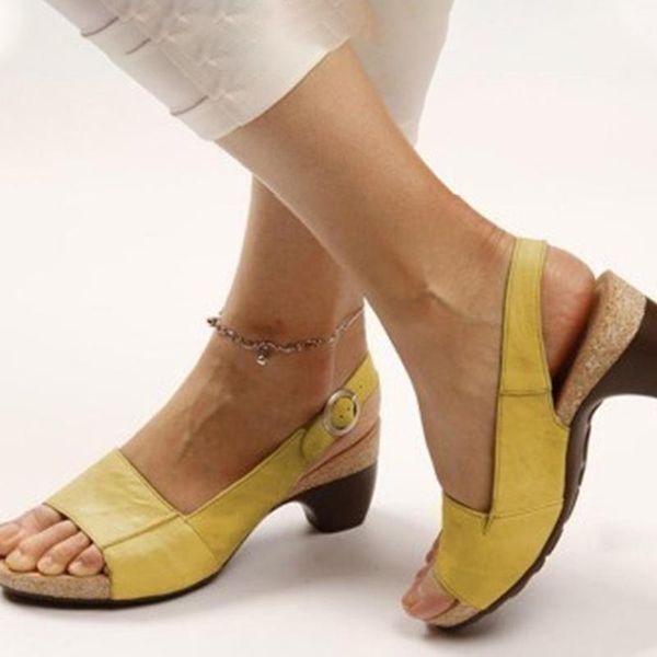 Slippers Akexiya 2023 Sandálias femininas Sandálias Buckle Strap Woman Heels Peep Peep Toe Ladies Casual Shoes Feminino Plus Tamanho 43