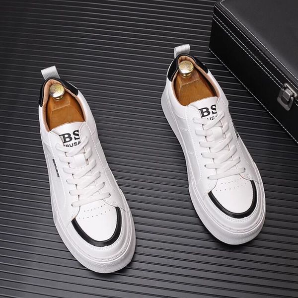 Frühling und Sommer neue kleine weiße Schuhe koreanische Version des Trends dicke Sohle Freizeit Low Top atmungsaktive Boardschuhe A19