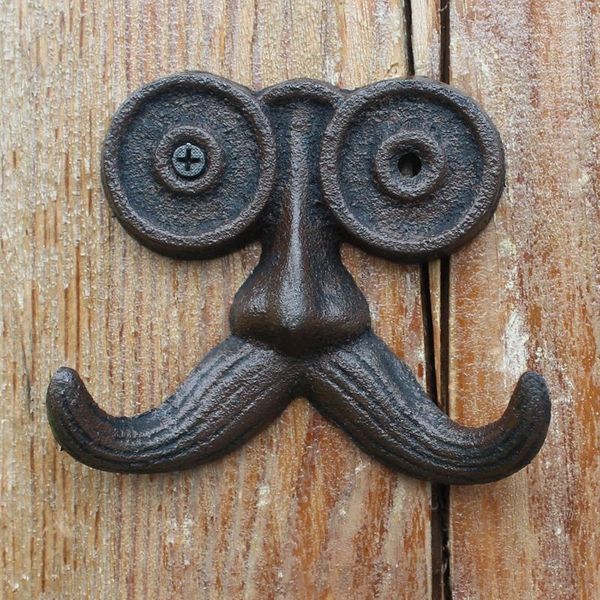 Ganchos european vintage fofo homem velho com bigode de bigode decoração de jardim de jardim casta gongo de parede de ferro fundido dois cabides