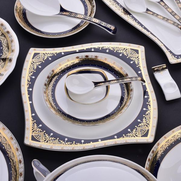 Jingdezhen Porcelain European Dinnerware Set - Elegant 16-Piece Bone China Tableware w/ Bowls, Spoons & Intricate Designs - Ideal for Chinese Households & Fine Dining Occasions.