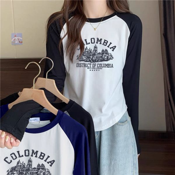 Versão coreana Raglan Camiseta de manga longa para feminino Slim Fitting ombro dianteiro Contraste a camisa estampada estranha com retalhos de retalhos