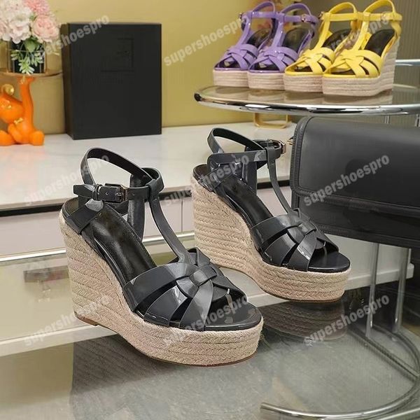 Designer Sandália Mulheres Cassandra Sandals Lady Wedge alpargelas femininas Black Patent Leans saltos altos tênis de noiva de fivela ajustável