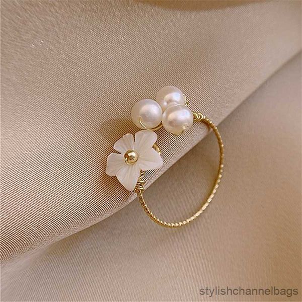 Bandringe Neue exquisite Perle Blumenring für Frauen Mode einfache Zirkon Blumen Öffnung Ringe Mädchen Temperament Schmuck Geschenk