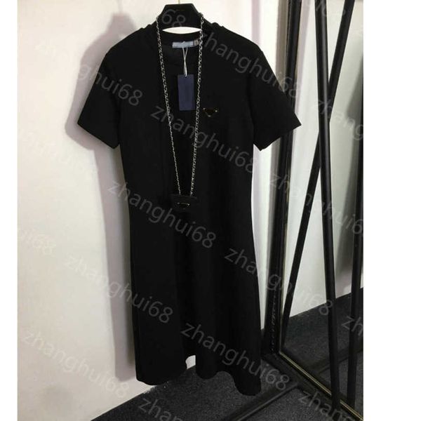 23SS Damenkleid, Damen-Designerkleidung, Sommerkleider, Kette, Gürteltasche, verziert, kurzärmeliges T-Shirt-Kleid, T-Rock, hochwertige Damenbekleidung a1