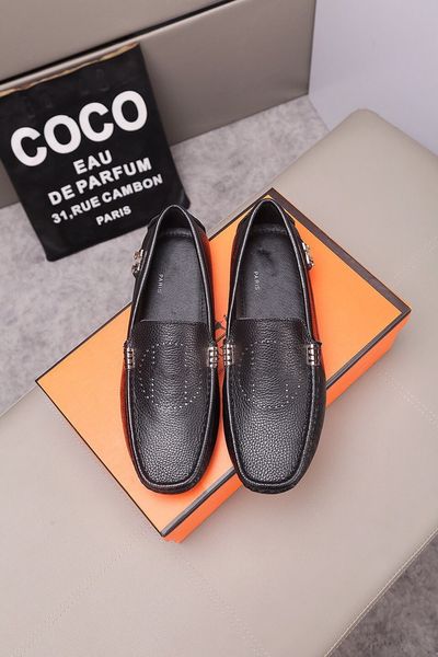 Luxuriöse Herren-Business-Schuhe aus hochwertigem Echtleder, neue, stilvolle Designer-Slip-on-Schuhe, lässige, formelle Basic-Schuhe, Lederschuh