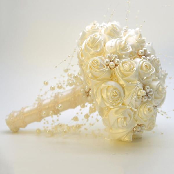 Fiori decorativi Bouquet da sposa da sposa con perle squisite Rose di seta con perline e damigella d'onore Romantica decorazione per interni
