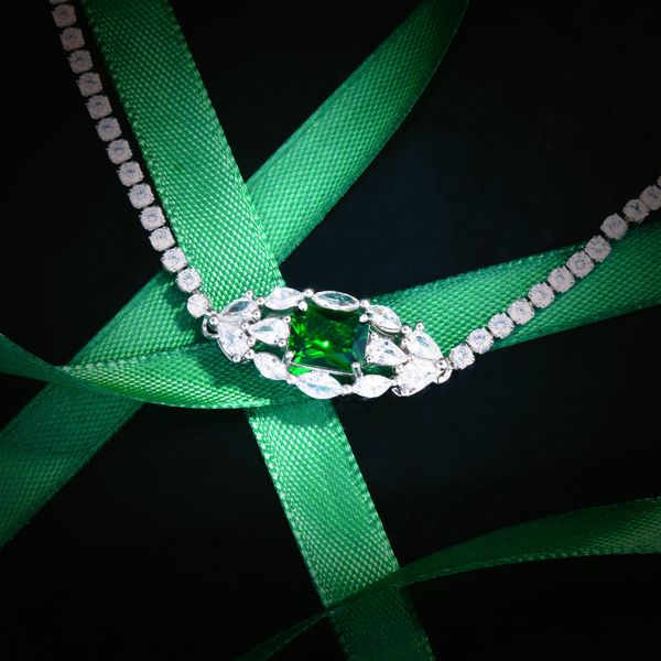 Astuyo Wish elegante collana per donna verde zirconi bianchi pietre ciondolo catena a maglie collane gioielli femminili regalo regalo