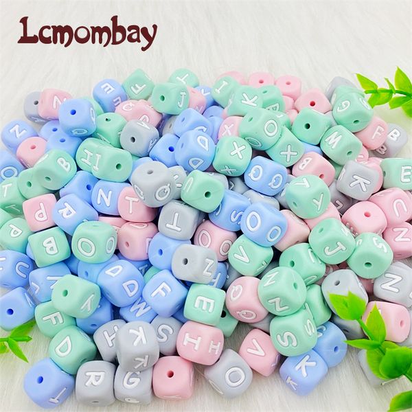 Baby Teethers Toys 100/300/500pcs Lettere in silicone Perline 12mm Colorful Baby Teethers Perline Chewing Alphabet Bead Per DIY Nome personalizzato 230516