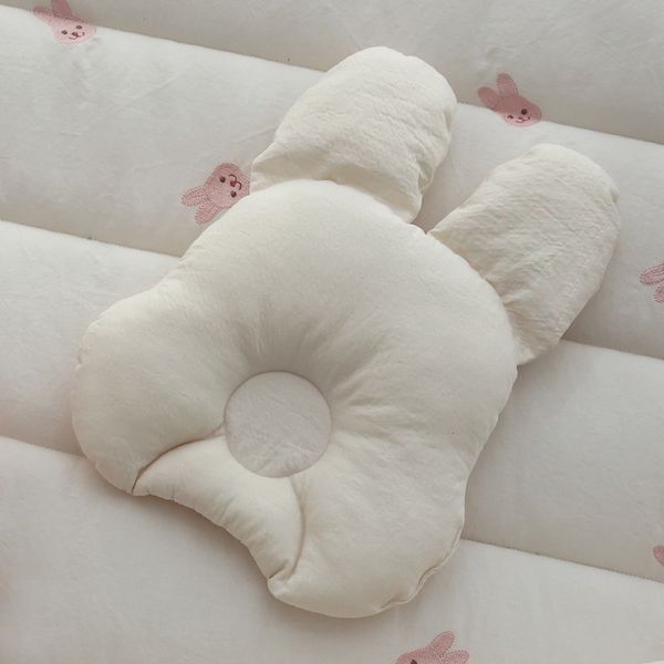 Cuscini nati Cuscino per neonati Cuscino per la testa Cuscino per bambini nato Supporto per il sonno Cuscino per allattamento concavo Simpatico orso Orecchio Design Griglia bianca 230516