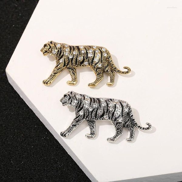 Spille di lusso elegante cristallo bianco freddo tigre oro argento colore strass lega animale smalto spilla da uomo spille da balia