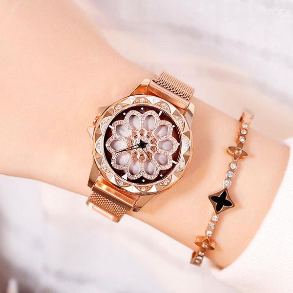 Armbanduhr Roségold Luxus Mesh Ladies Uhr Blume Design Magnet Schnalle Diamant Geometrische Oberfläche Frauen Uhren weibliche Kleidung