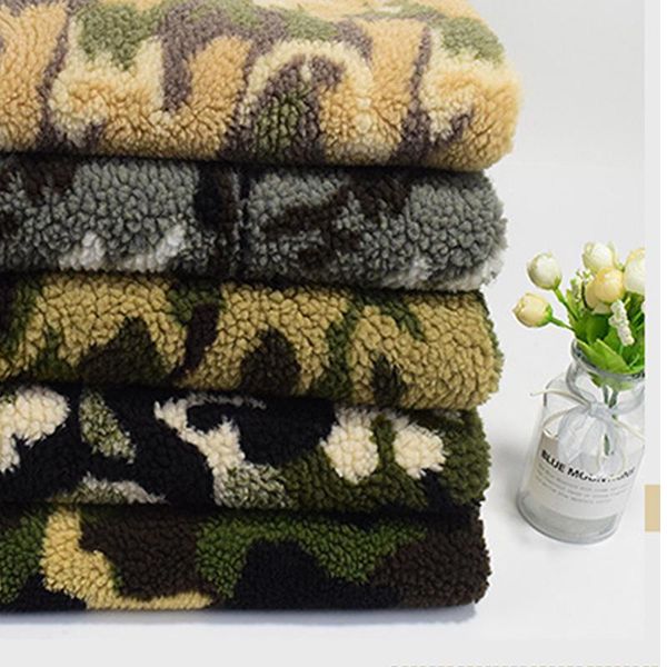 Animali in lana di lana jacquard camuffato in tessuto peluche in flanella stampata addensare tessuto polare panno fai -da -te abbigliamento cucito fatto a mano