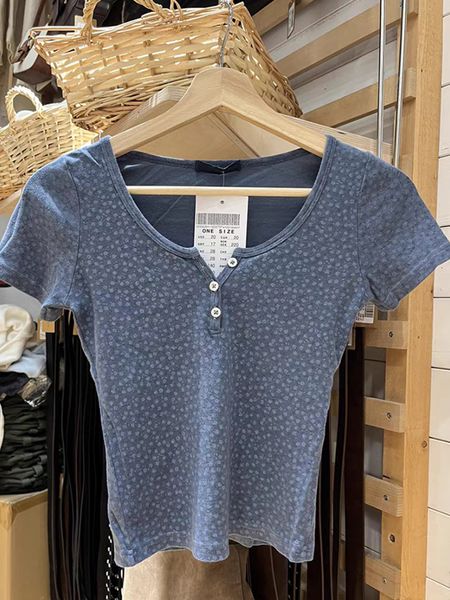 Kadın T-Shirt Vintage Mavi Çiçek Baskı Düğmesi T-Shirts Sevimli Yuvarlak Boyun Pamuk Kısa Kollu İnce Y2K mahsulü En İyi Kadınlar Sıradan Yaz Tatlı Tees 230516
