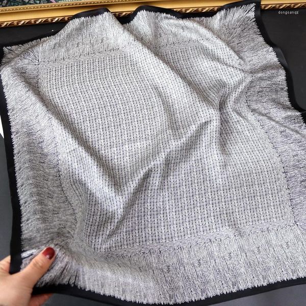 Lenços lenços elegantes elegantes personalidade de moda de moda feminina padrão de qualidade impressa de seda de seda lisada de seda.