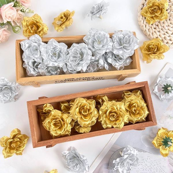 Fiori decorativi 10-30pcs 6cm Capolini di fiori di seta rosa artificiale oro per la decorazione di banchetti di feste a casa di nozze Ghirlanda di Natale fai da te