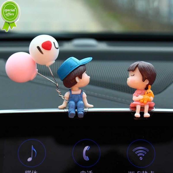 Yeni araba aksesuarları sevimli karikatür çiftler aksiyon figürü figürinler balon süsleme otomatik iç kontrol paneli kız hediyeleri