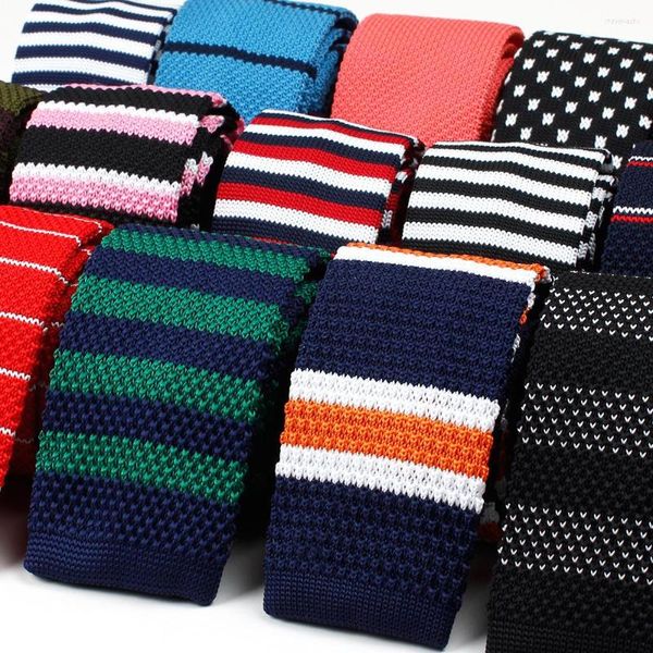 Bow Ties Erkek Knit Tie 5.5cm genişlik Dar İnce Boyun Çizgili Donanma Renkli Dokunma Düz Kravatlar Parti İş Cravate Suit Hediye Setleri