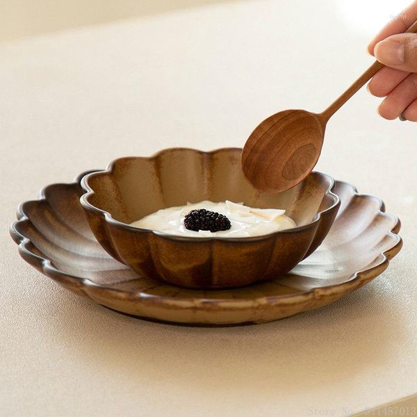 Ciotole 1pc Stile giapponese rotondo grossolano a forma di petalo in ceramica Cucina domestica Forniture per ristoranti Dessert Insalata di riso Ciotola di frutta Piatto da pranzo