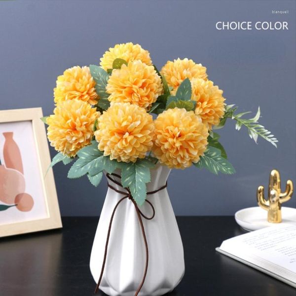 Dekorative Blumen, künstlicher Tischtennis-Chrysanthemen-Blumenstrauß mit Blättern, Buchstaben, Ananas, Hochzeitsdekoration, Seide
