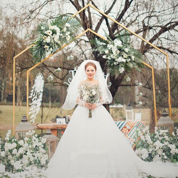 Decorazione per feste Arco per matrimoni in metallo Sfondo per palcoscenici floreali Pentagono in ferro Supporto per fiori Matrimonio Porta Cerimonia DecorazioneFesta