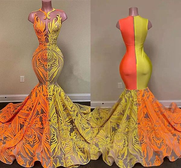 Eleganti abiti da sera a sirena giallo arancio per le donne Applique in pizzo Vedere attraverso il collo gioiello Sweep Train Abiti da ballo per feste di spettacolo di celebrità di compleanno formale