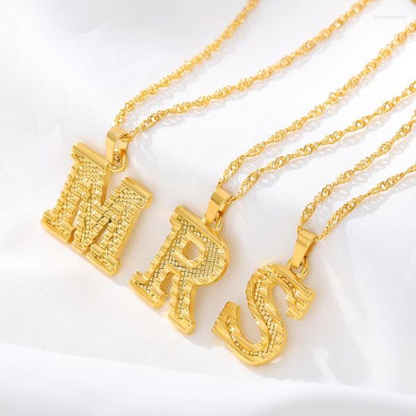 Подвесные ожерелья Продукт 26 Английский заглавное письмо ожерелье с золотом.
