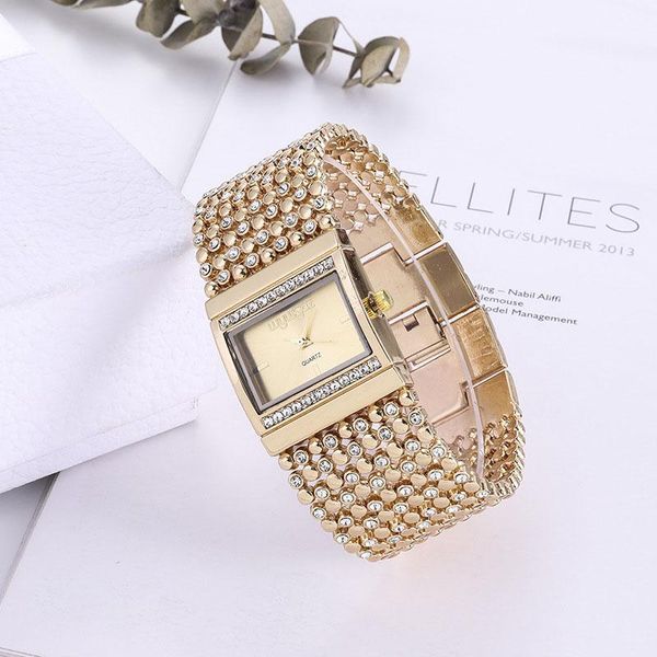 Avogadas de pulseira Moda Multi-diamond Ladies Bracelet Watch Square Diamond Diamond Gift Clock Boutique