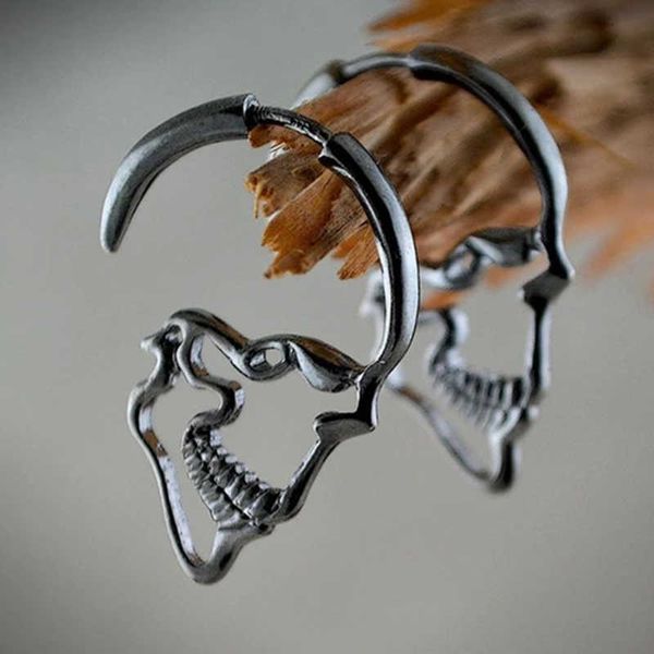 Orecchini a forma di teschio di colore argento punk della vite prigioniera per le donne Uomo Vintage Retro Hollow Skeleton Ear Gothic Steampunk Hallowmas Jewelry Gift Z0517