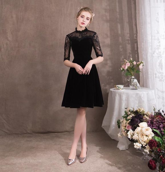 Abiti da festa Little Black Lunghezza al ginocchio Short Homecoming Collo alto Pizzo Mezze maniche Abiti da ballo di laurea Vestidos