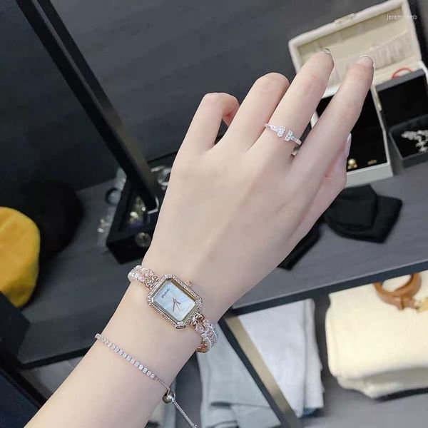 Orologi da polso Bracciale di perle Orologio da donna Light Luxury Shi Ying Fashion Elegant White Fritillaria Gift Women