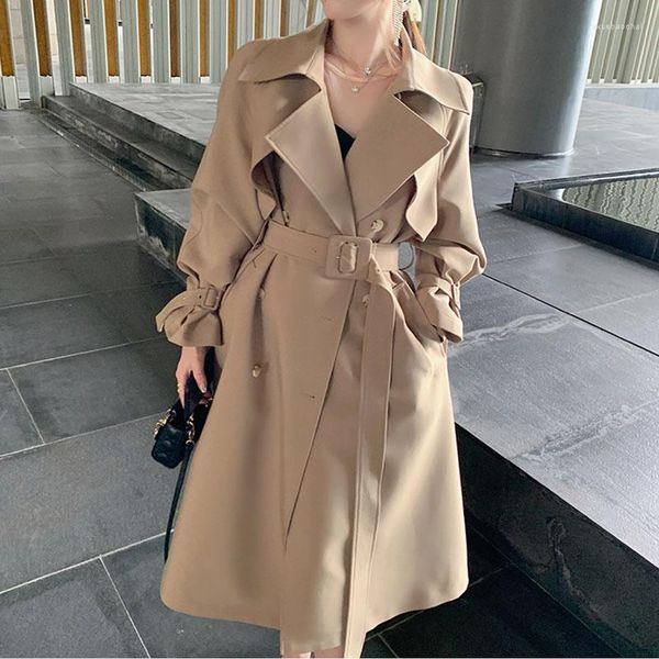 Trench feminina Coats Mulheres Mulheres Casas cáqui de última geração Autumn manto damas vestem um tecido de cetim de cinto forçado feminino quebra-vento