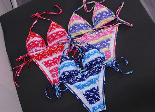 2023SS High Grade Womenwear moda letra de moda impressão biquíni seco curto conjunto de moda Fashion Bra Beach Party Sexy Push Up Bandagem Tanho de banho Swim Water Water Sports W357