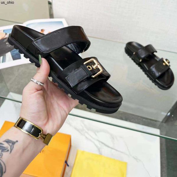 Chinelos de luxo designer de slides moda feminina sandálias de lã Warm Slippers Shops Woman Shop Shoes Sapatos outono Slides Scuffs Tamanho da sandália J230520