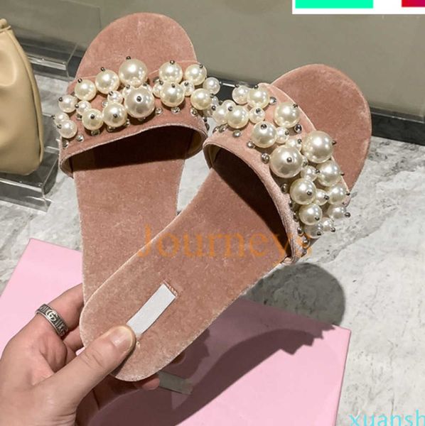 2023 Designer New Womens Mius Pearl Slides Sapateiros de luxo da moda Sapatos Caral Emerald Black Summer Sandals Lady Womens Saltos