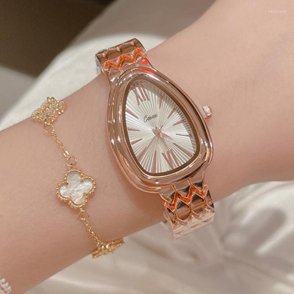 Armbanduhren Quarz Damenuhr Wasserdicht Legierung Armband Armbanduhr Mode Europäischen Stil Wind Schlangenkopf Form Zifferblatt Uhren