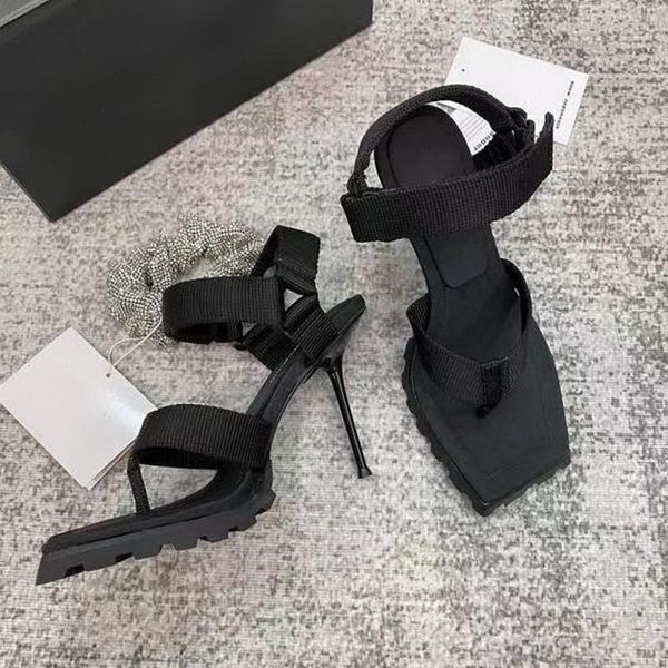 Sandali Celebrity Designer Marca Stiletto Scarpe con tacco alto Estate Infradito Piattaforma Perizoma Donna