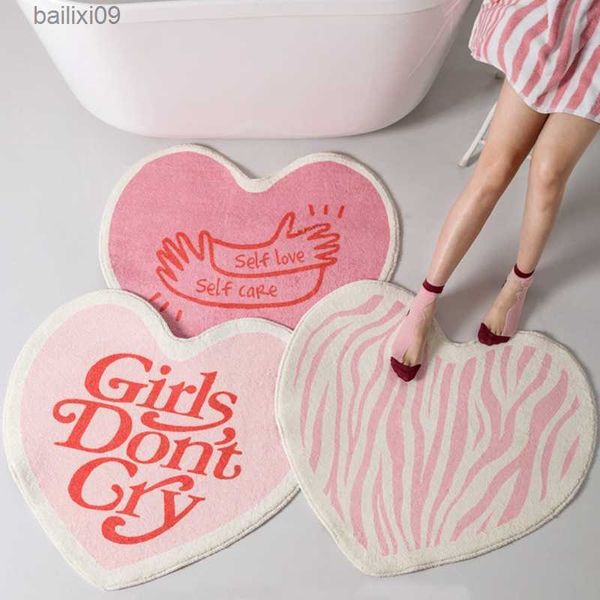 Home Party Festive Pink Heart Shape Tappeto Ragazza Camera da letto Comodino Tappeti Matrimonio Soggiorno Decorazioni per il bagno Tappetino assorbente T230519