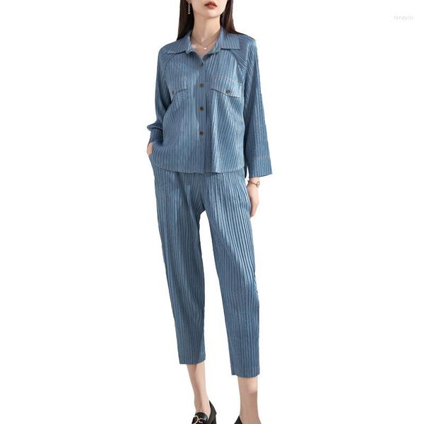 Damen Zweiteilige Hose Miyake Style Imitation Denim Anzug Damen 2023 Frühling Plissee Mode Lose Blütenkragen Top Hohe Taille