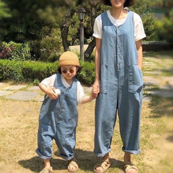 Magliette Estate Stile famiglia coreana Allentato Sottile Cowboy Tute per il tempo libero Madre Figlia Vestiti abbinati Salopette di jeans 230519