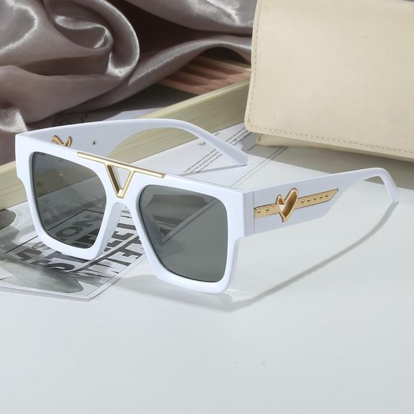 Óculos de sol Praça em forma de coração para homens Design da marca Design de luxo de verão óculos de sol da moda Trendência vintage machado ladrinhas óculos