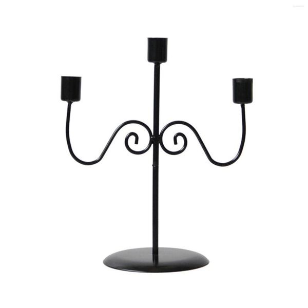 Titulares de vela Titular Iron Candlestick 3 Armas Candelabra Retro Style Stand para Dining Table Living Room Party Decoration