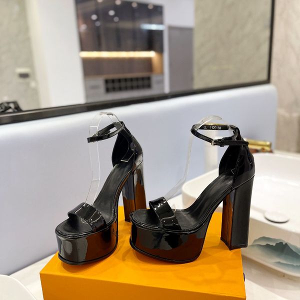 Plataforma de fama sandálias super altas de couro liso de couro aberto do pé do dedo do pé do batom calçados de fábrica de designers de plataforma de caixa com caixa