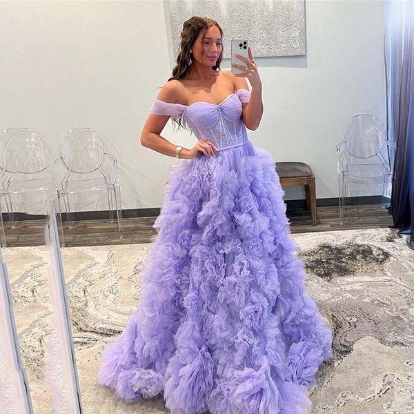 Nuvole favolose Ruffles Ball Gown Prom Dresses Off the Shoulder Tiered Evening Party Gown Sweetheart Abito lungo per occasioni speciali viola