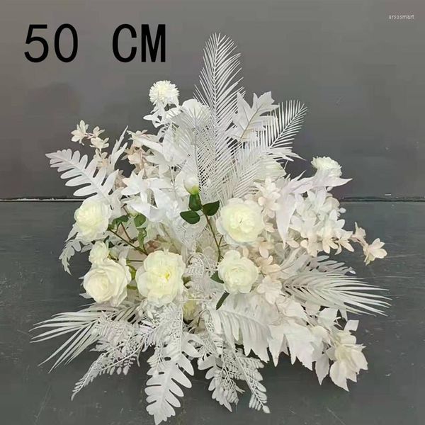 Декоративные цветы 50 см. Свадебный стол