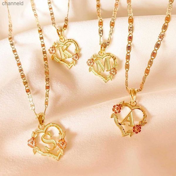 Gold Plated Heart Flor Flor Letra Inicial Pingente com Cadeia Ficaro 24 