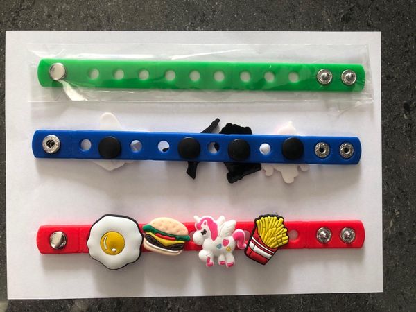 Braccialetti 200 pezzi PVC 17 colori misti Bracciale in silicone di alta qualità da 18 cm adatto con ciondoli per scarpe simpatico braccialetto giocattolo per regalo creativo per bambini